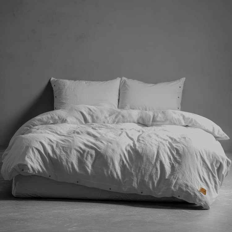 Pościel z Ozdobnymi Guzikami 160x200 + 2 Poszewki 100% Bawełna Pure Jasnoszara Detexpol