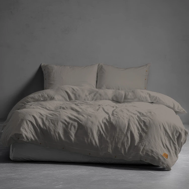 Pościel z Ozdobnymi Guzikami 160x200 + 2 Poszewki 100% Bawełna Pure Ciepłoszara Detexpol